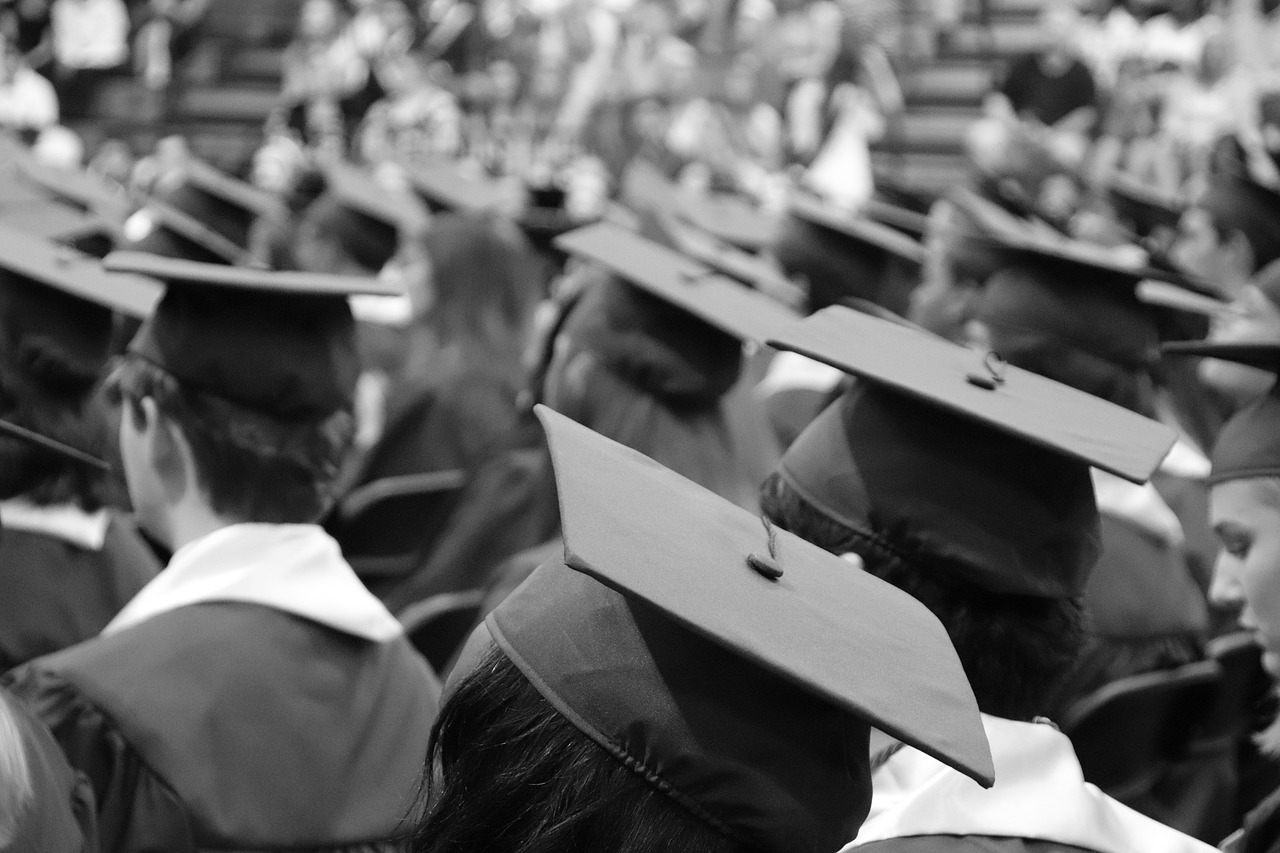 Graduation speeches take you from past to future. Learn the do's and don'ts of a great graduation speech.